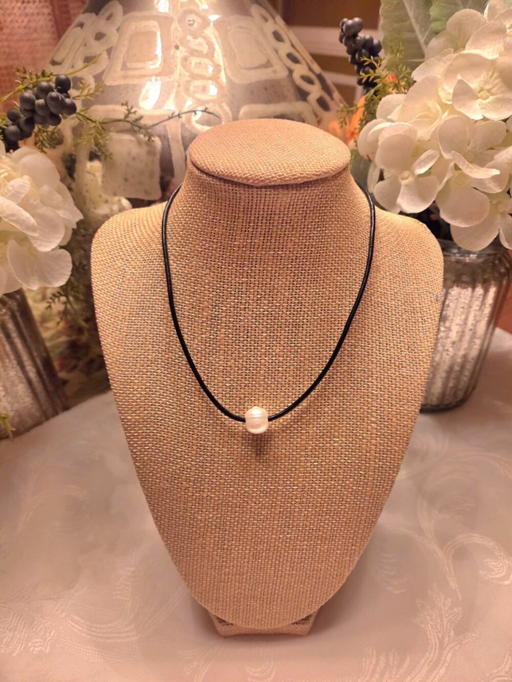 Minimalist Single Pearl Leather Choker